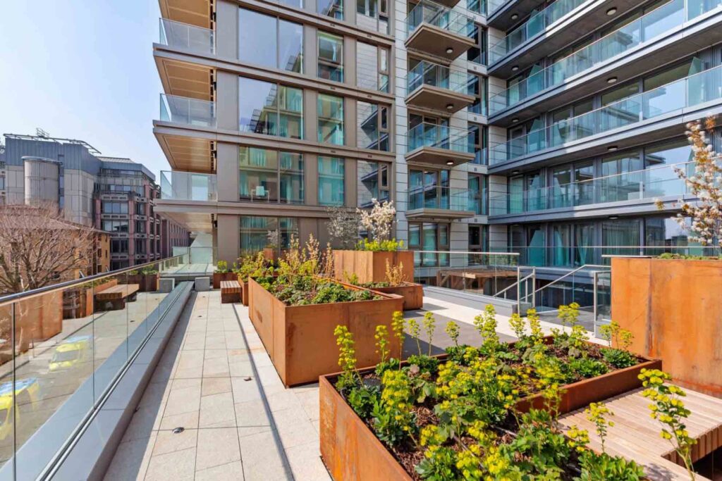 tower hill london servicd apartment cover